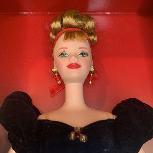 Winter Splendor Barbie Special Edition Avon Exclusive Caucasian Blonde